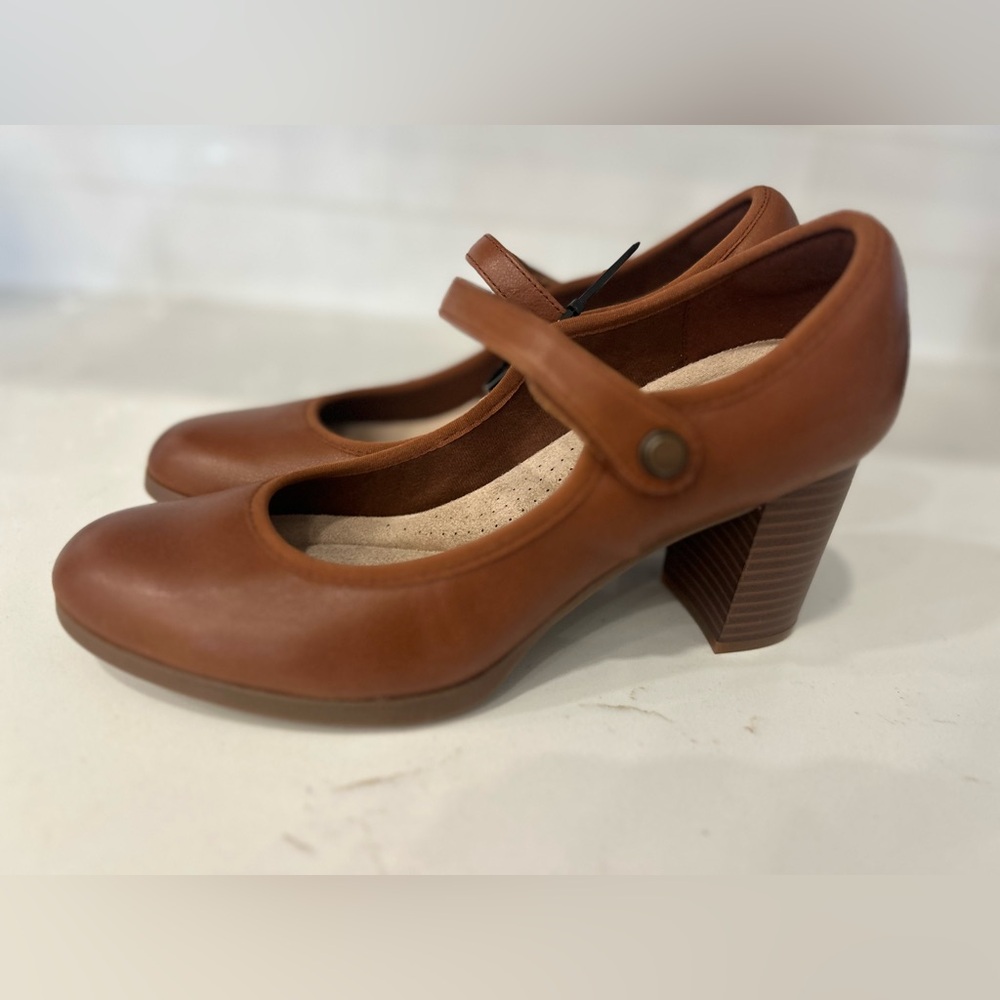 Clarks Women's Brown Mary Jane Block Heel Pumps - Picture 3 of 8